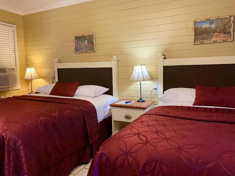 Hotel Lakeside Inn And Cafe