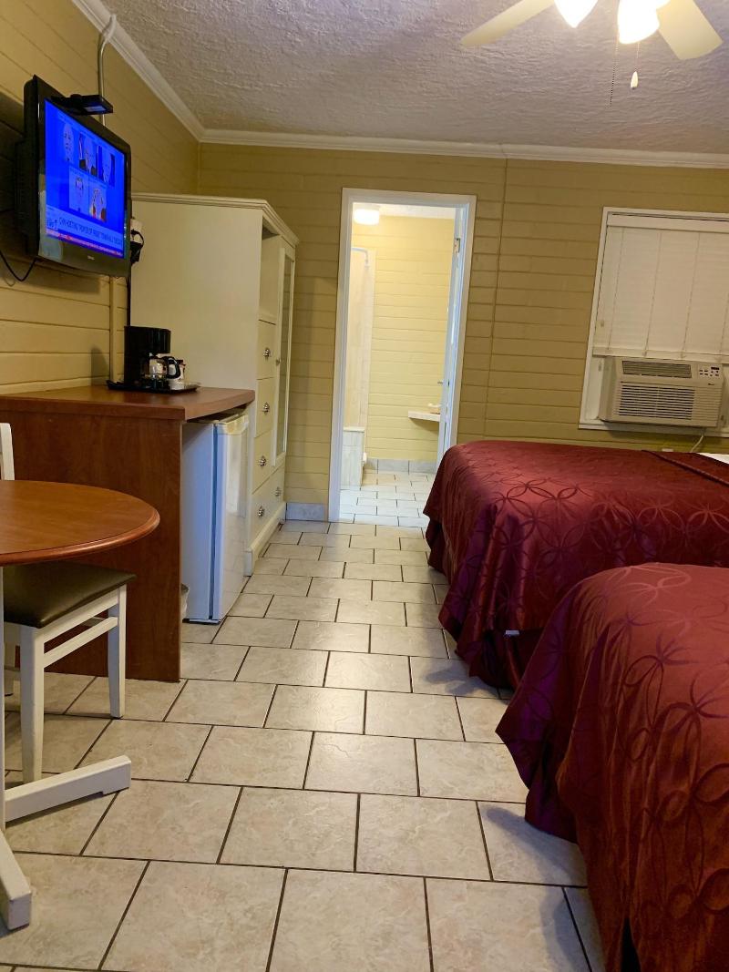 Hotel Lakeside Inn And Cafe