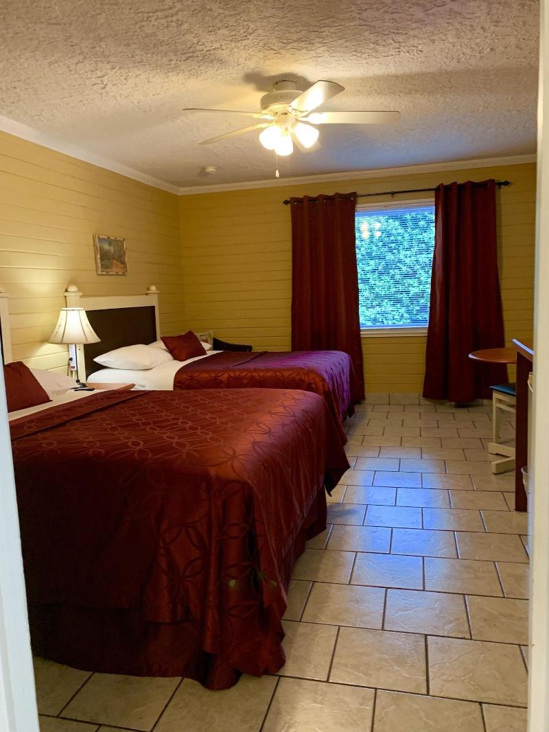 Hotel Lakeside Inn And Cafe