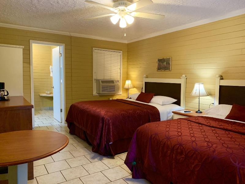 Hotel Lakeside Inn And Cafe