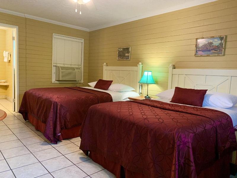 Hotel Lakeside Inn And Cafe