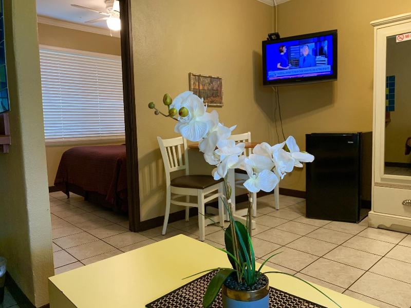 Hotel Lakeside Inn And Cafe