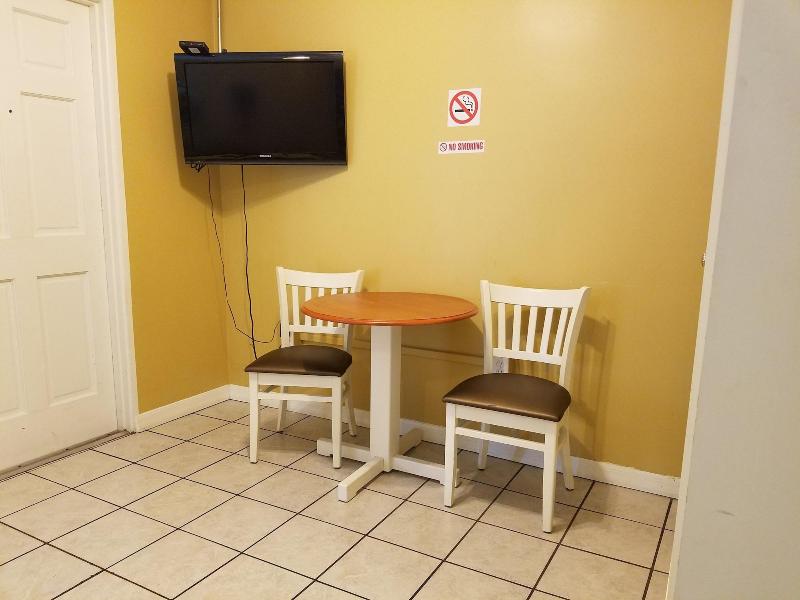 Hotel Lakeside Inn And Cafe