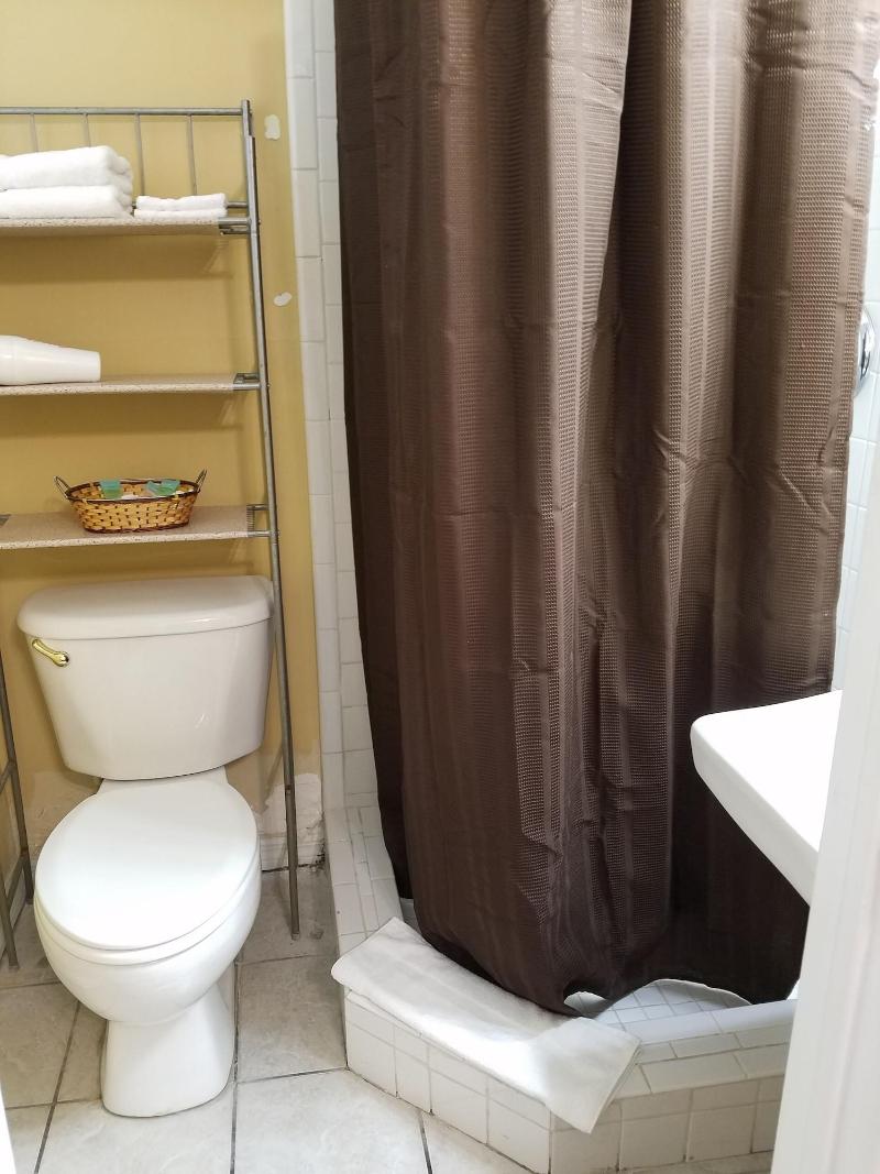 Hotel Lakeside Inn And Cafe