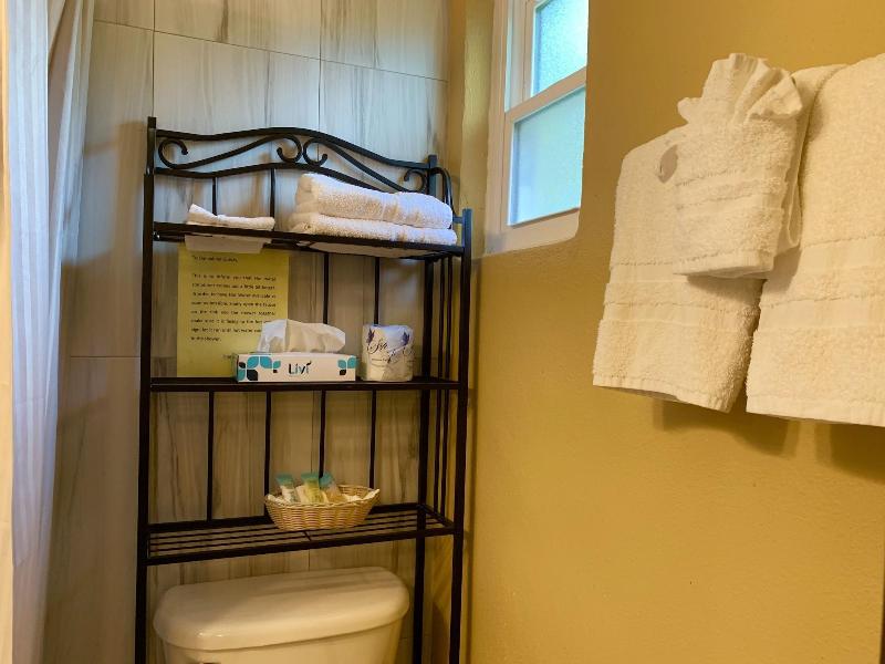 Hotel Lakeside Inn And Cafe