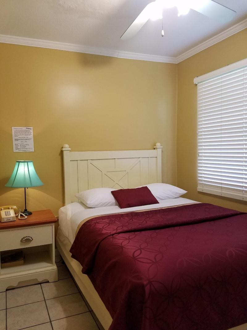 Hotel Lakeside Inn And Cafe