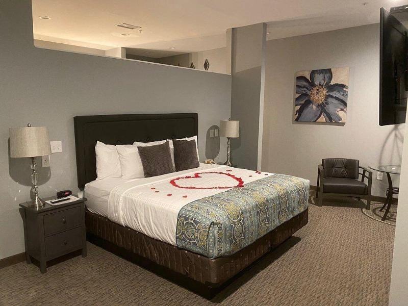 Belamere Suites Hotel image 2