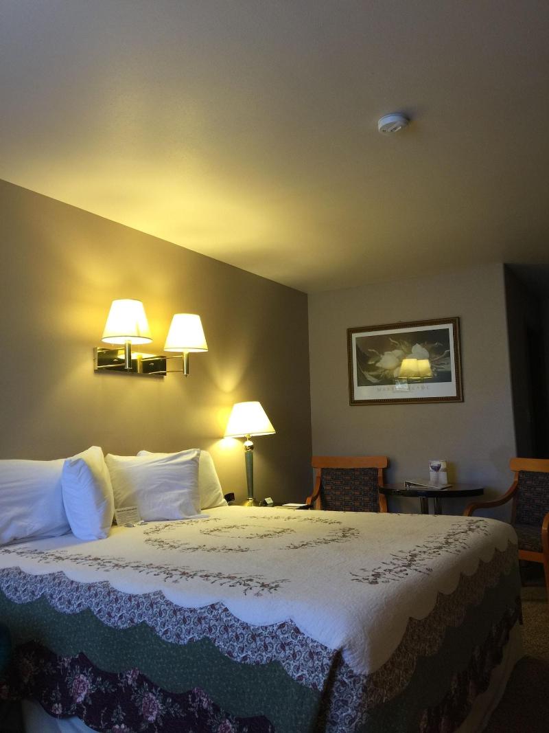 Whispering Sands Motel image