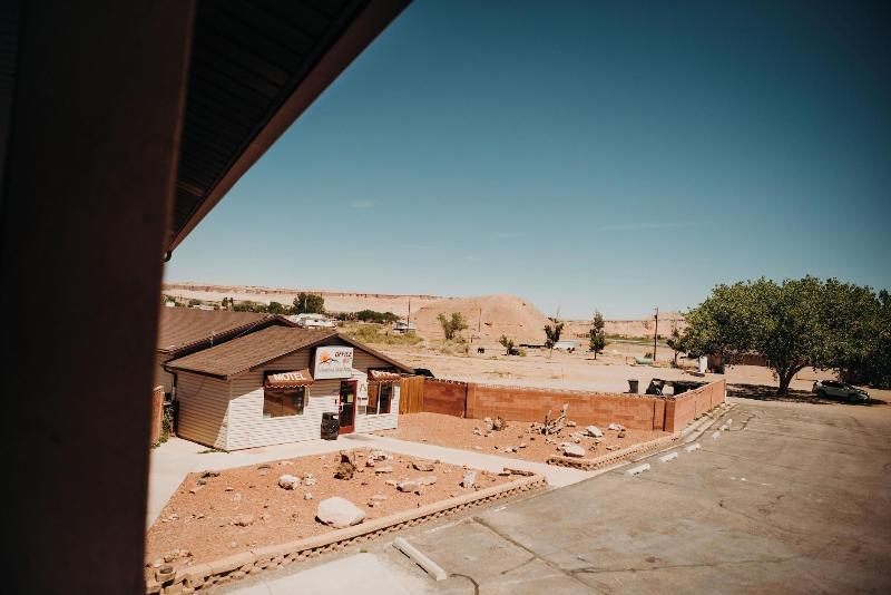 Whispering Sands Motel image
