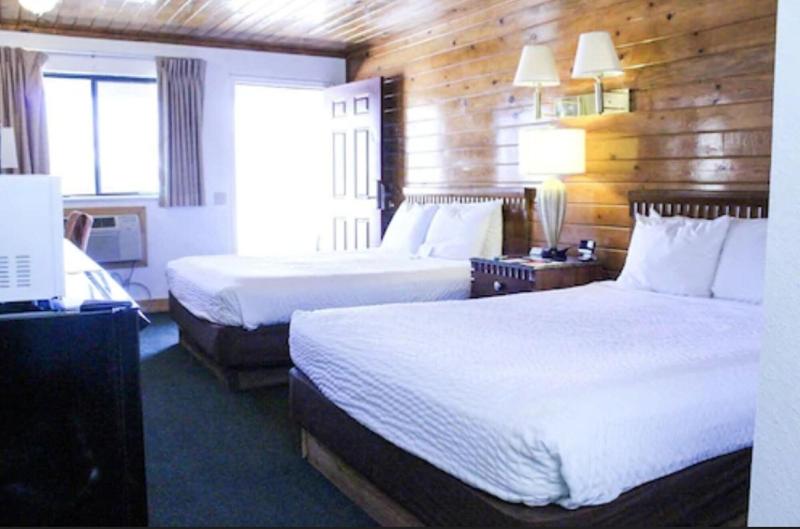 Whispering Sands Motel image