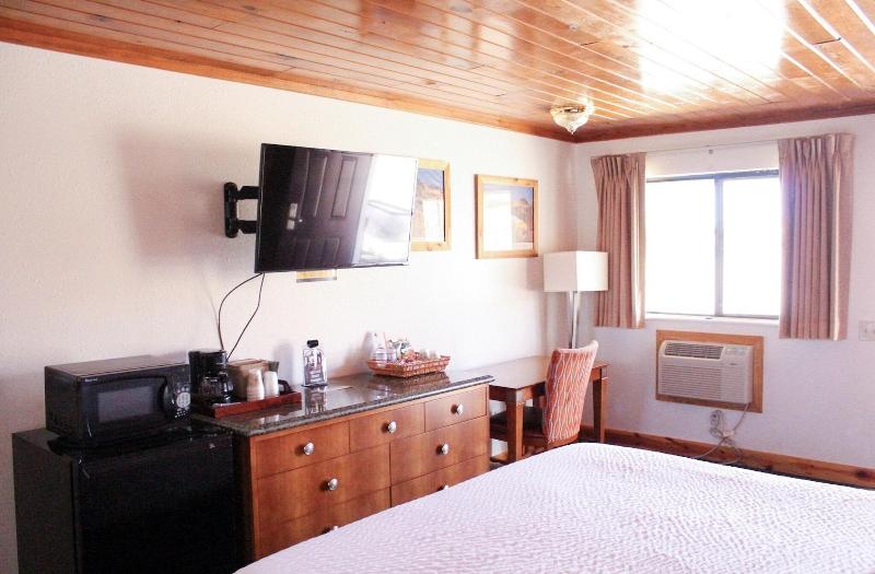 Whispering Sands Motel image