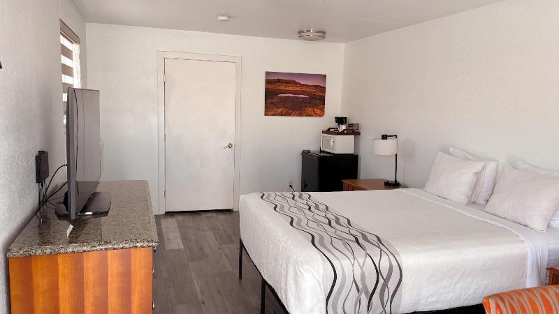 Whispering Sands Motel image