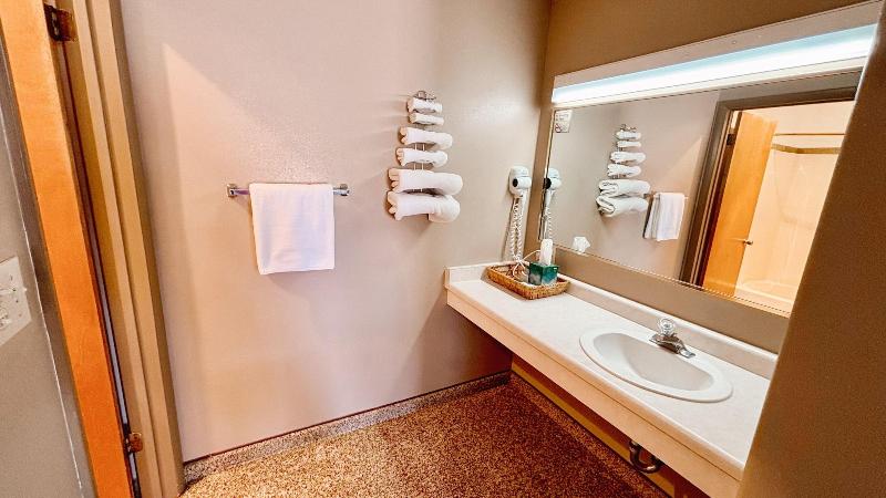 Whispering Sands Motel image