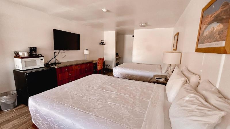 Whispering Sands Motel image