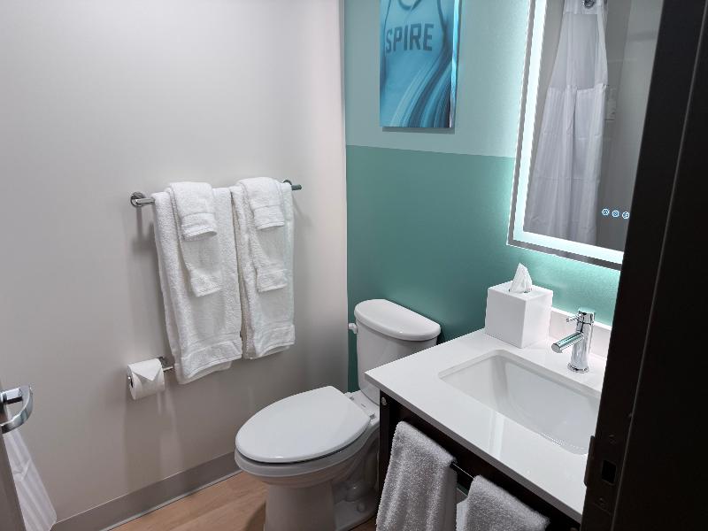 Wingate by Wyndham Geneva at SPIRE Academy image