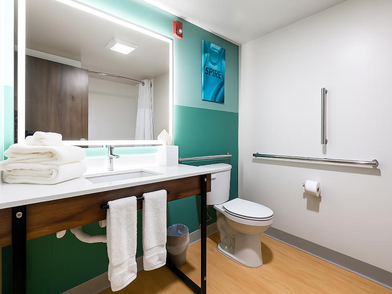 Wingate by Wyndham Geneva at SPIRE Academy image