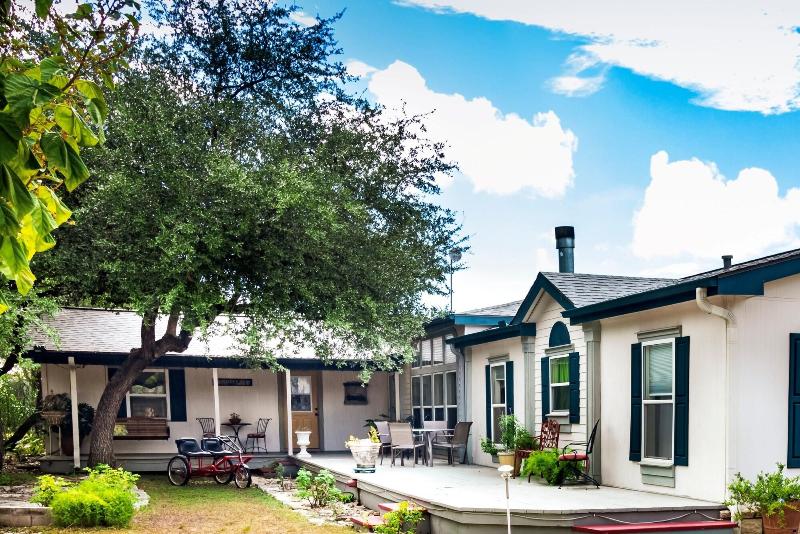 Bellavida Bed And Breakfast And Retreat image