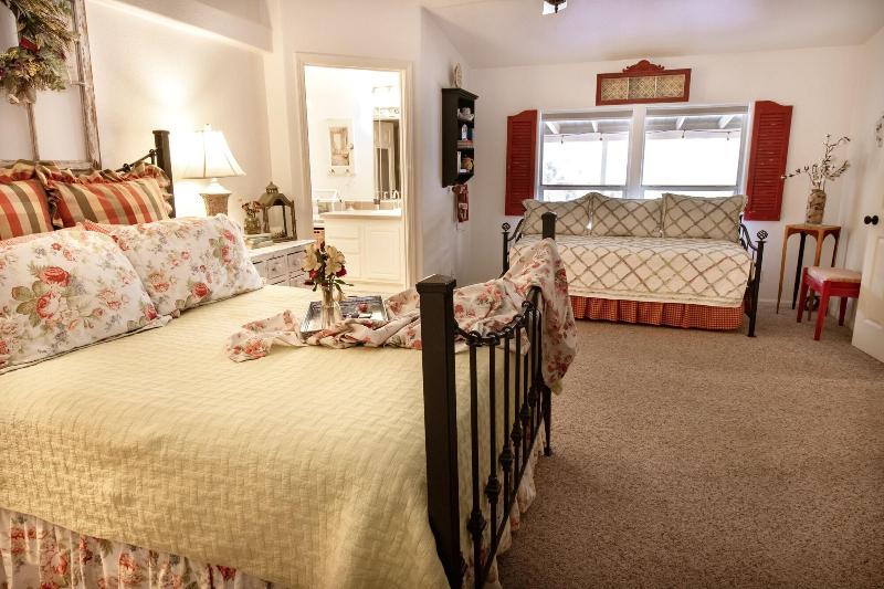 Bellavida Bed And Breakfast And Retreat image