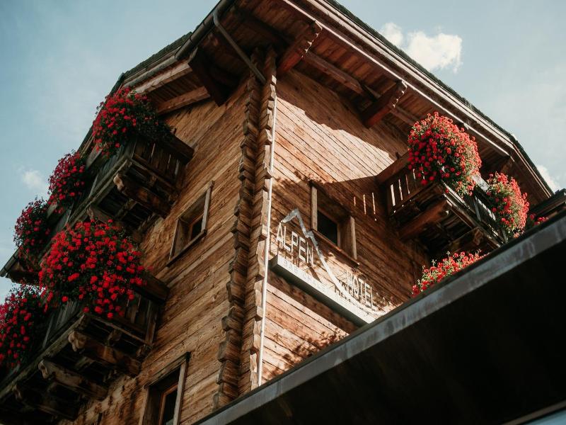 Alpen Hotel Chalet - Valdidentro — general view