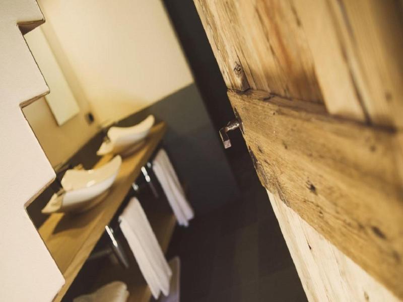 Alpen Hotel Chalet - Valdidentro image