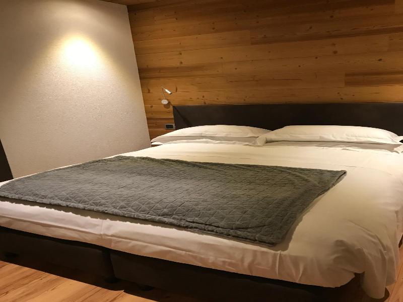 Alpen Hotel Chalet - Valdidentro image