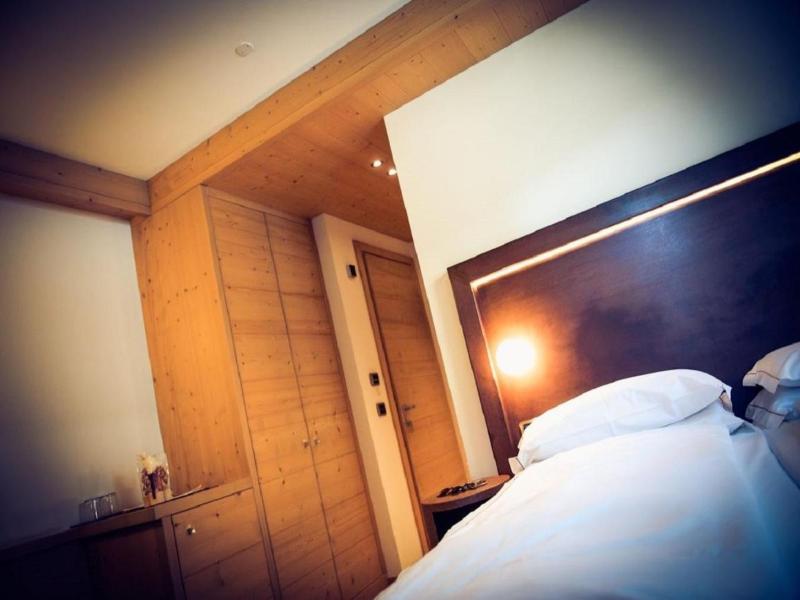 Alpen Hotel Chalet - Valdidentro image
