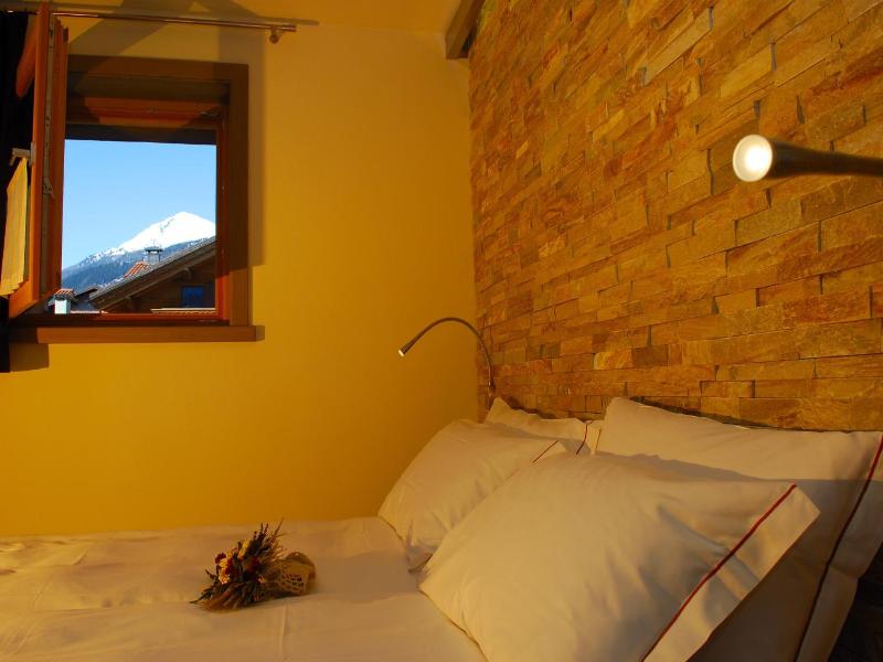 Alpen Hotel Chalet - Valdidentro image