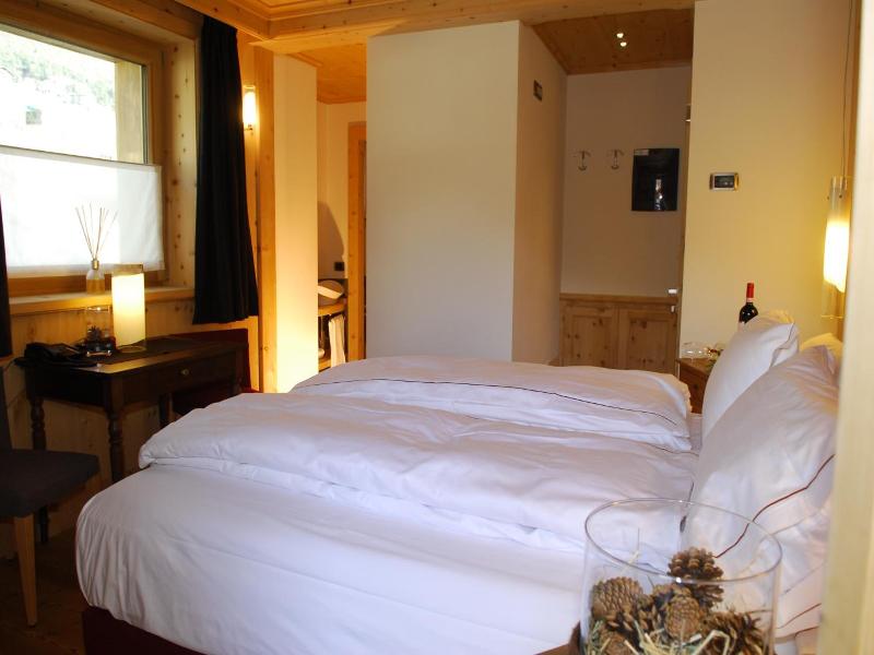Alpen Hotel Chalet - Valdidentro image