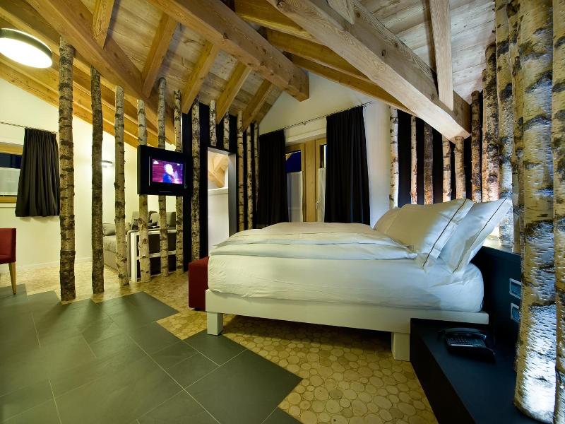 Alpen Hotel Chalet - Valdidentro image