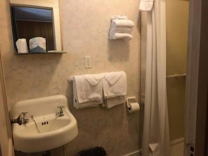 Catskill Motor Court Motel image