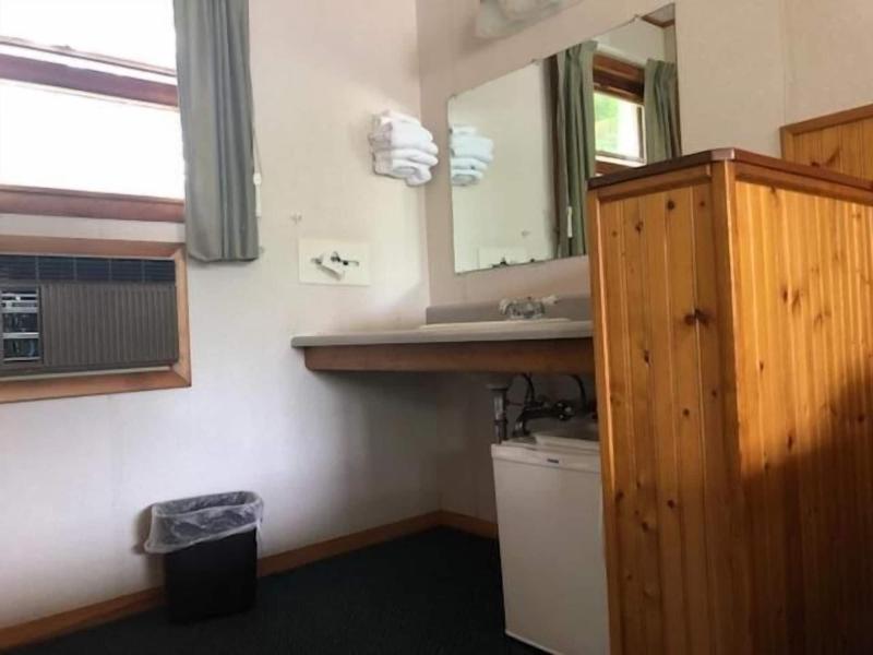 Catskill Motor Court Motel image