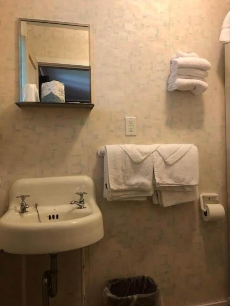 Catskill Motor Court Motel image