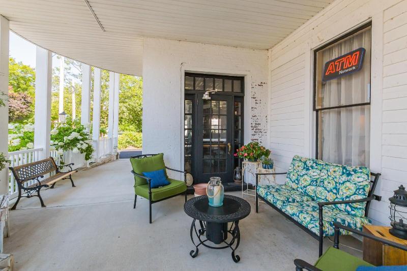 Historic Hotel Broadalbin image