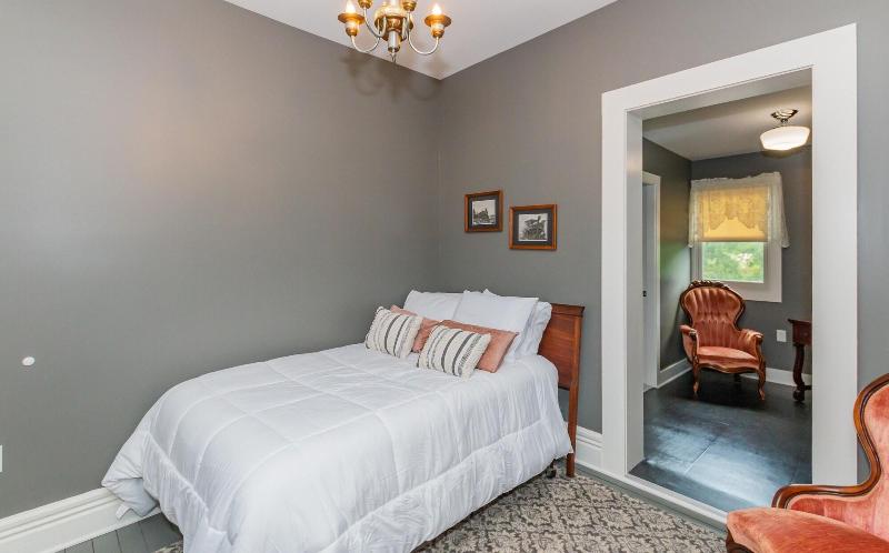 Historic Hotel Broadalbin image