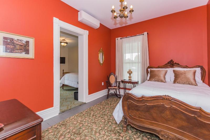 Historic Hotel Broadalbin image