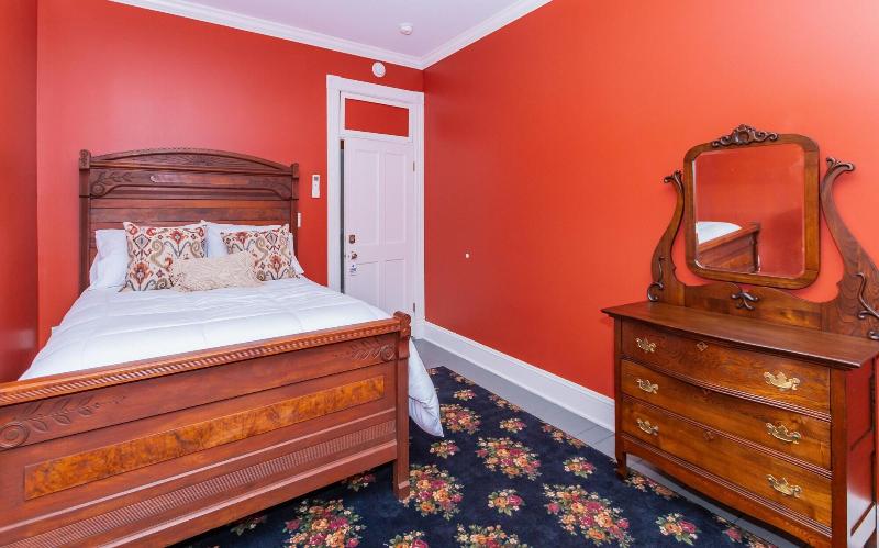 Historic Hotel Broadalbin image