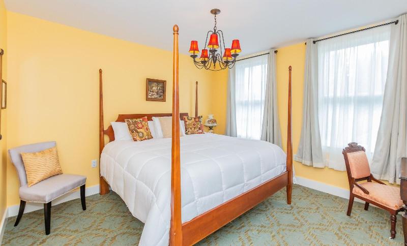 Historic Hotel Broadalbin image