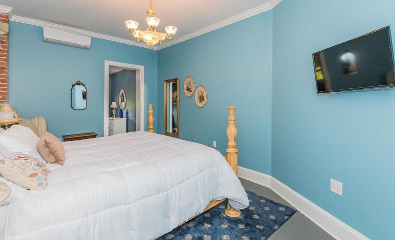 Historic Hotel Broadalbin image
