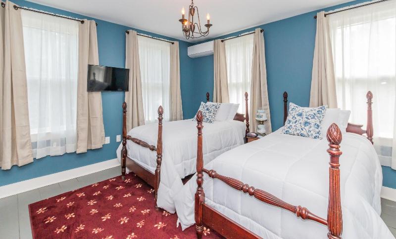 Historic Hotel Broadalbin image