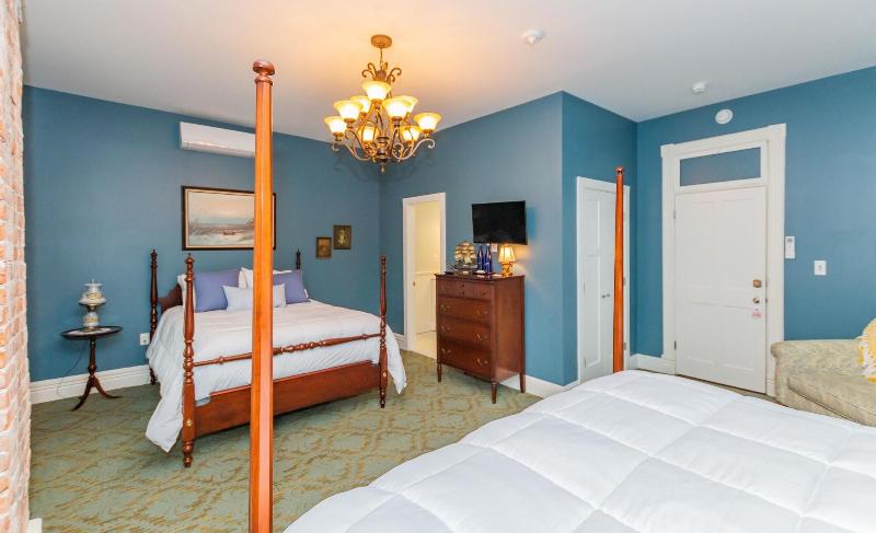 Historic Hotel Broadalbin image
