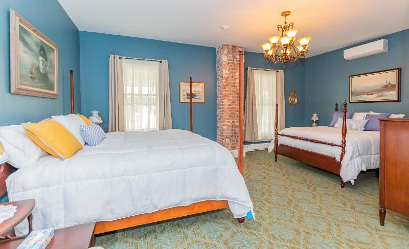 Historic Hotel Broadalbin image