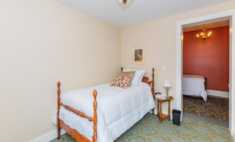 Historic Hotel Broadalbin image