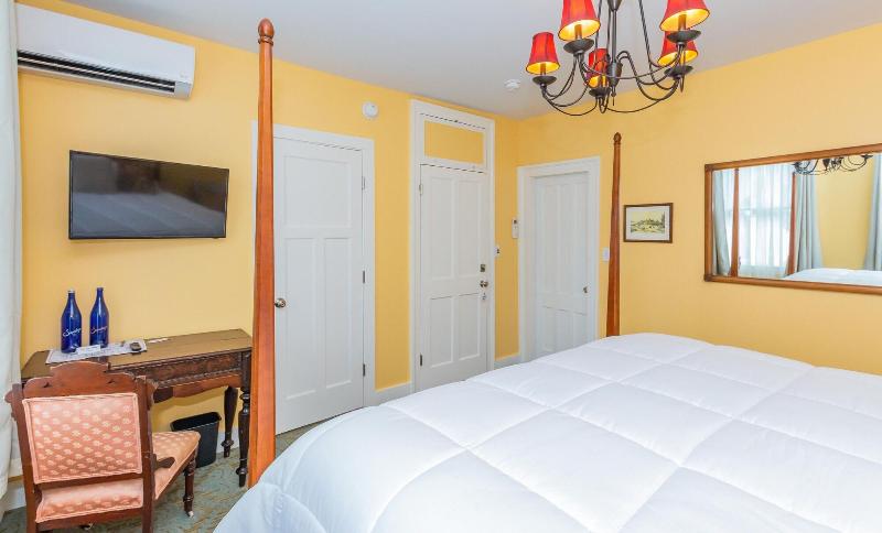 Historic Hotel Broadalbin image