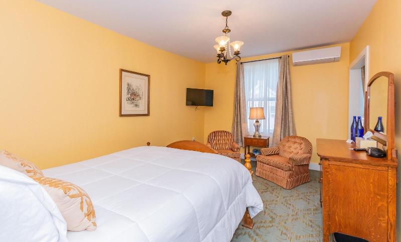 Historic Hotel Broadalbin image