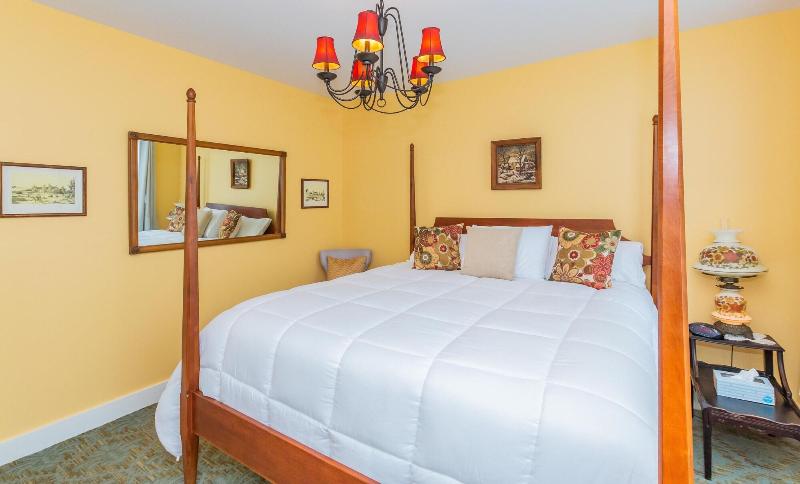 Historic Hotel Broadalbin image