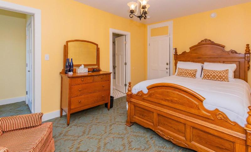 Historic Hotel Broadalbin image