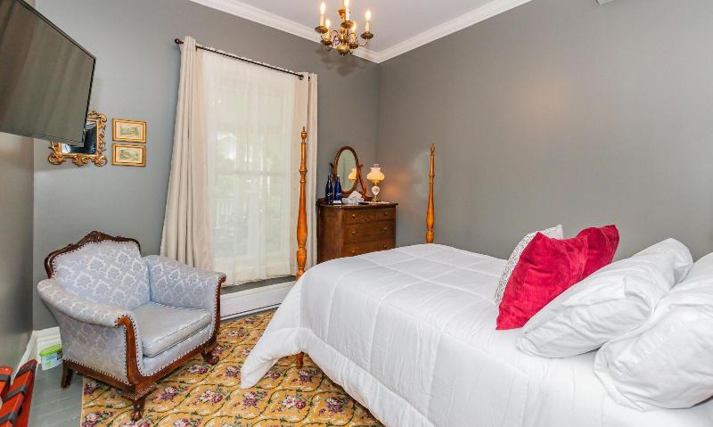 Historic Hotel Broadalbin image