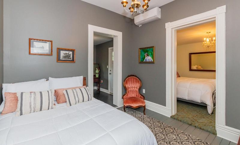Historic Hotel Broadalbin image