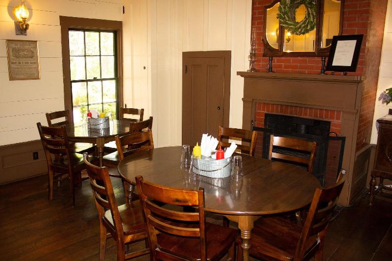 Wolf Creek Inn & Tavern image