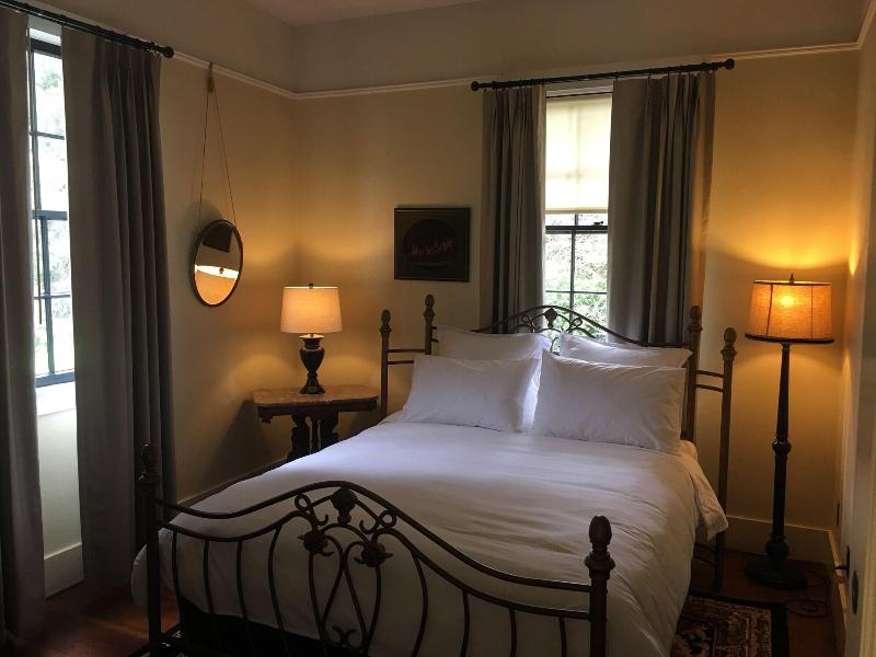 Wolf Creek Inn & Tavern image